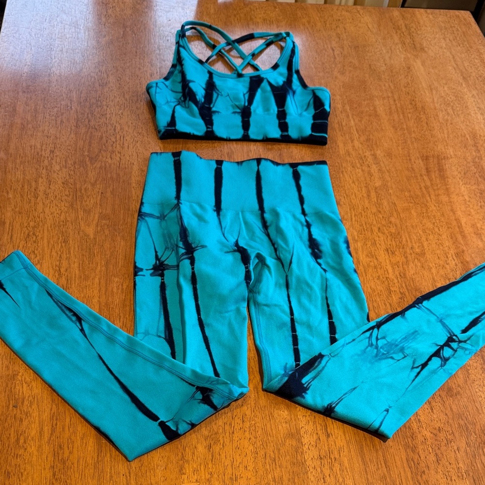 Blue Tie-Dye Women's Activewear Set - size small
